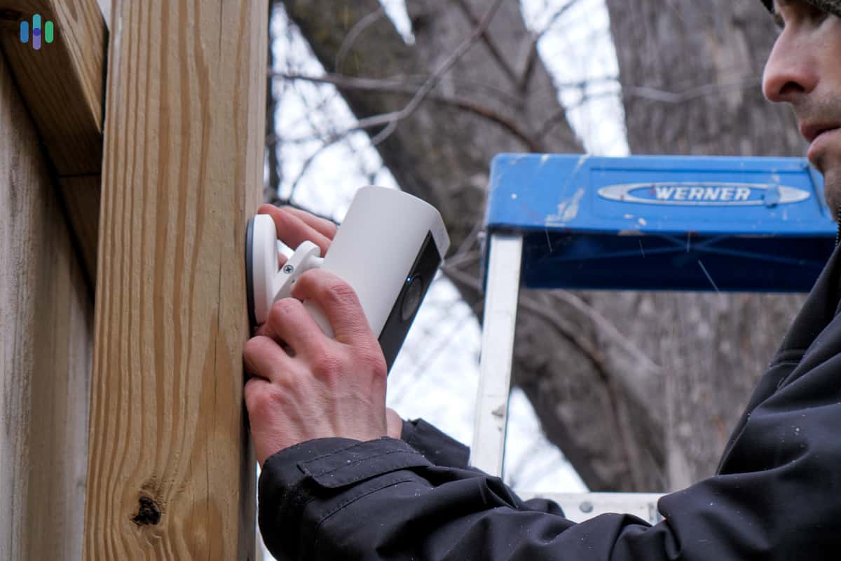 Mounting the Ring Spotlight Cam Pro Mounting the Ring Spotlight Cam Pro