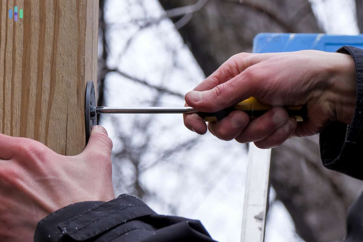 ring-stick-up-cam-pro-28 We only needed a screwdriver to mount our Ring Stick Up Cam Pro to our backyard fence.